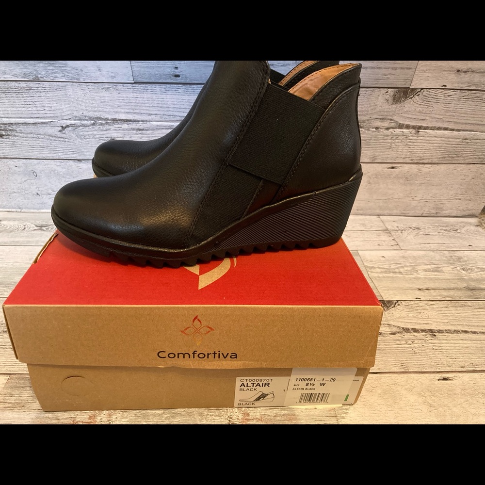 Comfortiva Wedge heels